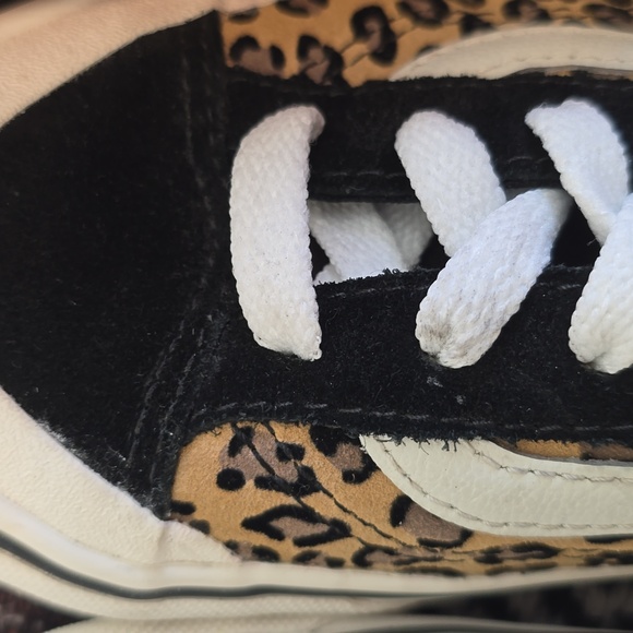 Leopard Vans - Picture 6 of 6